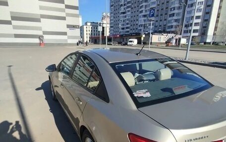 Chevrolet Cruze II, 2010 год, 850 000 рублей, 6 фотография