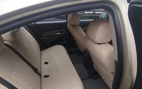 Chevrolet Cruze II, 2010 год, 850 000 рублей, 10 фотография