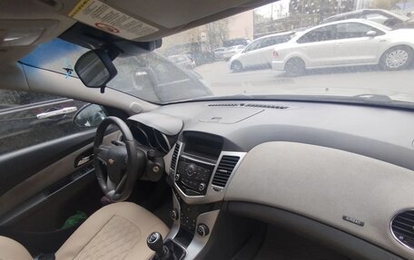 Chevrolet Cruze II, 2010 год, 850 000 рублей, 12 фотография