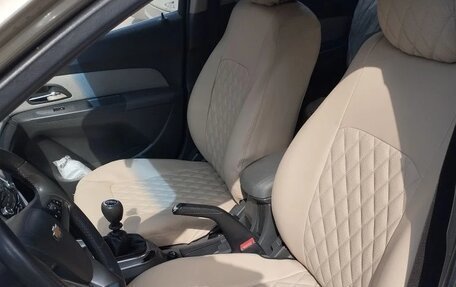 Chevrolet Cruze II, 2010 год, 850 000 рублей, 13 фотография