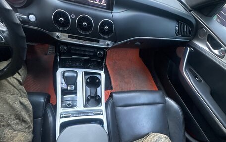 KIA Stinger I, 2018 год, 1 800 000 рублей, 12 фотография
