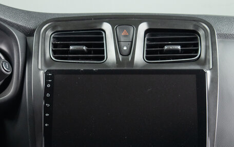 Renault Logan II, 2018 год, 829 000 рублей, 12 фотография