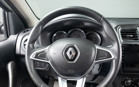 Renault Logan II, 2018 год, 829 000 рублей, 10 фотография