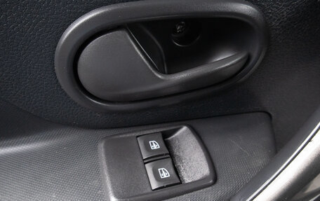 Renault Logan II, 2018 год, 829 000 рублей, 15 фотография