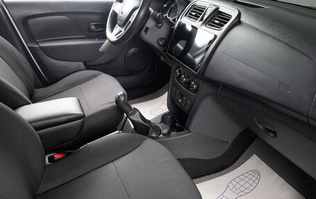 Renault Logan II, 2018 год, 829 000 рублей, 16 фотография