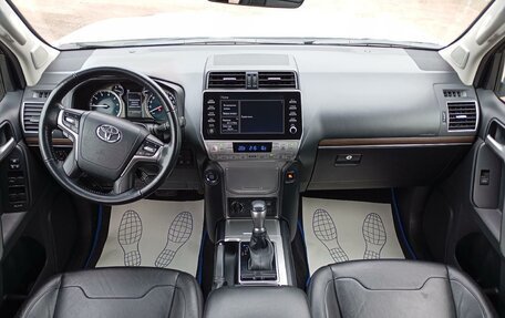 Toyota Land Cruiser Prado 150 рестайлинг 2, 2021 год, 5 350 000 рублей, 10 фотография