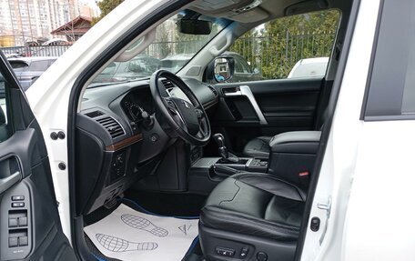 Toyota Land Cruiser Prado 150 рестайлинг 2, 2021 год, 5 350 000 рублей, 7 фотография