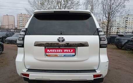 Toyota Land Cruiser Prado 150 рестайлинг 2, 2021 год, 5 350 000 рублей, 5 фотография