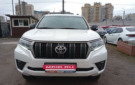 Toyota Land Cruiser Prado 150 рестайлинг 2, 2021 год, 5 350 000 рублей, 6 фотография