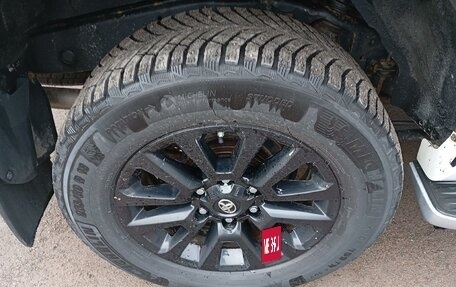 Toyota Land Cruiser Prado 150 рестайлинг 2, 2021 год, 5 350 000 рублей, 24 фотография