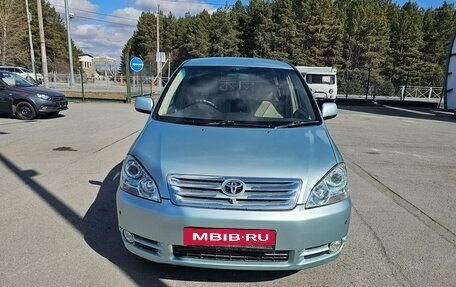Toyota Ipsum II, 2003 год, 799 000 рублей, 2 фотография