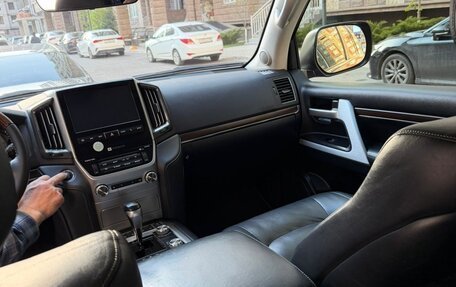 Toyota Land Cruiser 200, 2018 год, 6 480 000 рублей, 1 фотография