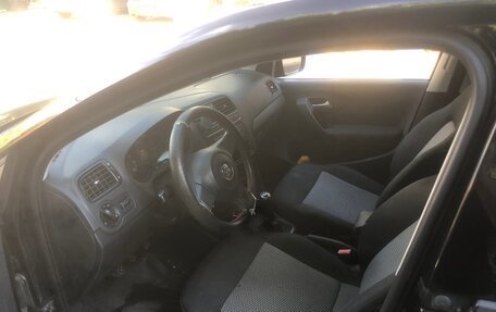 Volkswagen Polo VI (EU Market), 2010 год, 700 000 рублей, 1 фотография