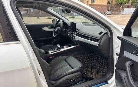 Audi A4, 2022 год, 2 650 000 рублей, 10 фотография