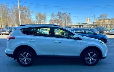 Toyota RAV4, 2016 год, 2 000 000 рублей, 6 фотография