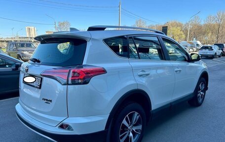 Toyota RAV4, 2016 год, 2 000 000 рублей, 5 фотография