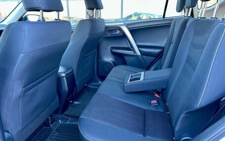 Toyota RAV4, 2016 год, 2 000 000 рублей, 11 фотография