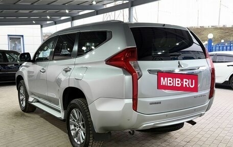 Mitsubishi Pajero Sport III рестайлинг, 2018 год, 2 999 000 рублей, 3 фотография