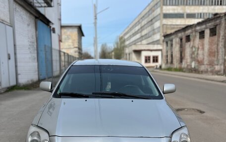 Toyota Avensis III рестайлинг, 2004 год, 630 000 рублей, 5 фотография