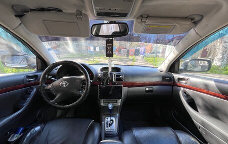 Toyota Avensis III рестайлинг, 2004 год, 630 000 рублей, 6 фотография