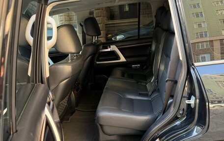 Toyota Land Cruiser 200, 2018 год, 6 480 000 рублей, 4 фотография