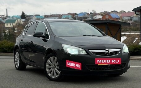 Opel Astra J, 2011 год, 665 000 рублей, 2 фотография