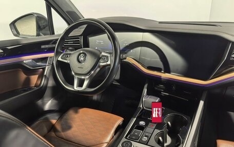 Volkswagen Touareg III, 2019 год, 4 999 000 рублей, 19 фотография