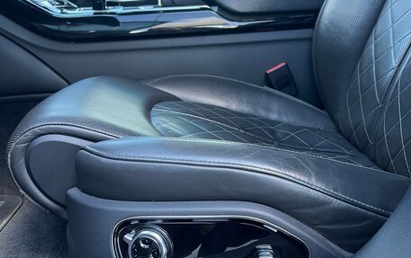 Audi A8, 2012 год, 1 990 000 рублей, 13 фотография