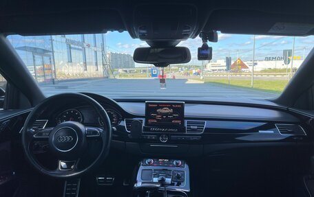 Audi A8, 2012 год, 1 990 000 рублей, 11 фотография