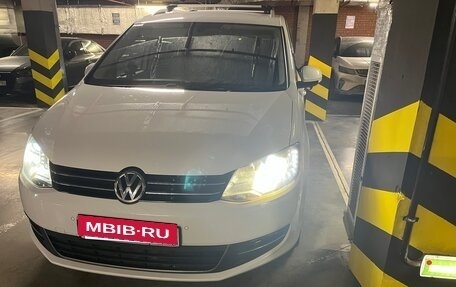 Volkswagen Sharan II, 2015 год, 1 720 000 рублей, 2 фотография
