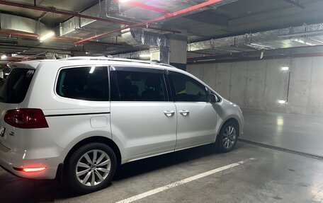 Volkswagen Sharan II, 2015 год, 1 720 000 рублей, 21 фотография