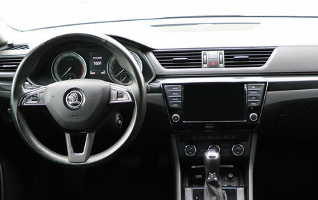 Skoda Superb III рестайлинг, 2017 год, 1 990 000 рублей, 11 фотография