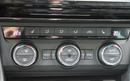 Skoda Superb III рестайлинг, 2017 год, 1 990 000 рублей, 13 фотография