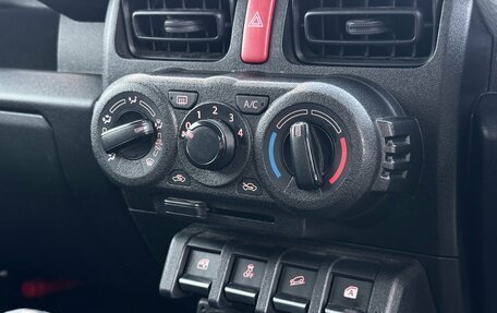 Suzuki Jimny, 2020 год, 1 800 000 рублей, 18 фотография