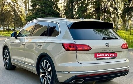 Volkswagen Touareg III, 2021 год, 4 990 000 рублей, 3 фотография