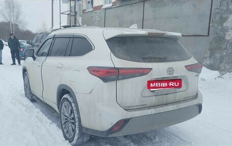 Toyota Highlander, 2023 год, 5 100 000 рублей, 4 фотография