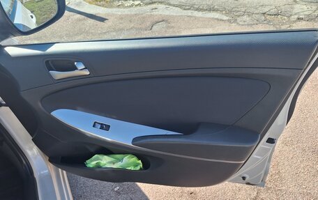 Hyundai Solaris II рестайлинг, 2016 год, 1 000 070 рублей, 3 фотография