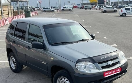 Chevrolet Niva I рестайлинг, 2017 год, 699 000 рублей, 11 фотография