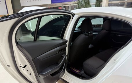 Mazda 3, 2021 год, 1 871 000 рублей, 18 фотография