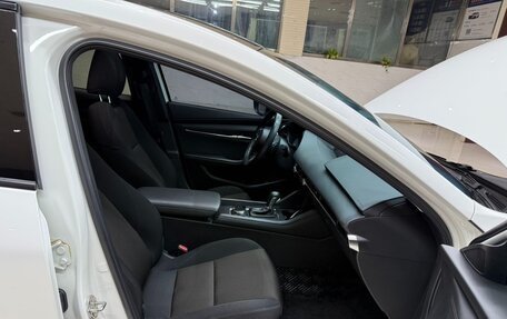 Mazda 3, 2021 год, 1 871 000 рублей, 17 фотография