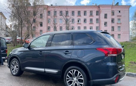 Mitsubishi Outlander III рестайлинг 3, 2018 год, 2 200 000 рублей, 5 фотография