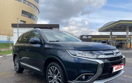 Mitsubishi Outlander III рестайлинг 3, 2018 год, 2 200 000 рублей, 10 фотография