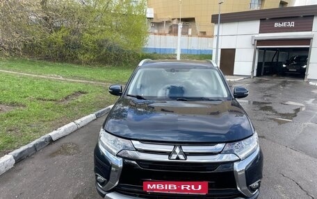 Mitsubishi Outlander III рестайлинг 3, 2018 год, 2 200 000 рублей, 2 фотография