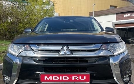 Mitsubishi Outlander III рестайлинг 3, 2018 год, 2 200 000 рублей, 22 фотография