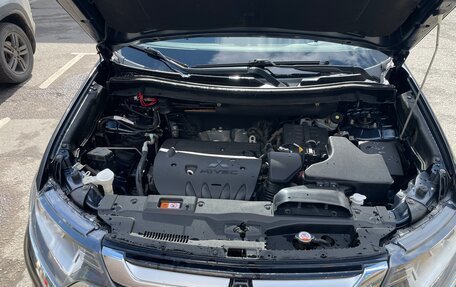 Mitsubishi Outlander III рестайлинг 3, 2018 год, 2 200 000 рублей, 31 фотография