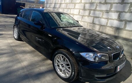 BMW 1 серия, 2009 год, 720 000 рублей, 2 фотография