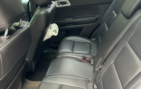 Ford Explorer VI, 2015 год, 1 800 000 рублей, 8 фотография