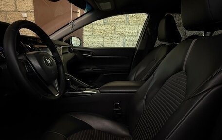 Toyota Camry, 2018 год, 2 095 000 рублей, 10 фотография