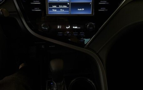 Toyota Camry, 2018 год, 2 095 000 рублей, 11 фотография