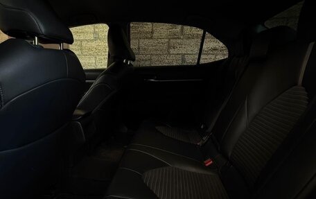 Toyota Camry, 2018 год, 2 095 000 рублей, 15 фотография